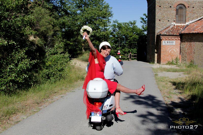 A red themed wedding in Piemonte Countryside